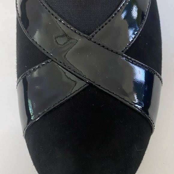 Italian designer wedge black suede with Patent detail and elastic in the front - Picture 6 of 6